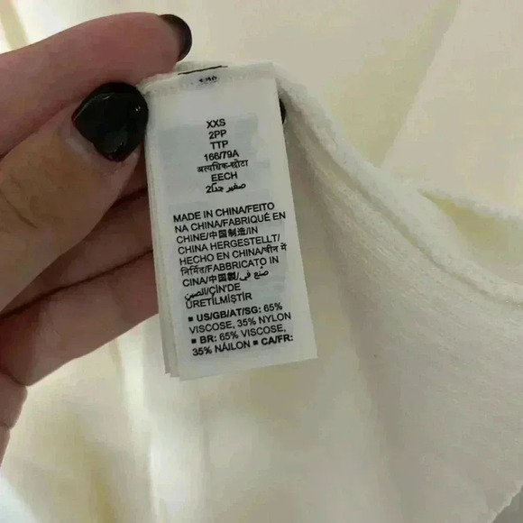 Vneck buckle slouchy sweater - Picture 4 of 8